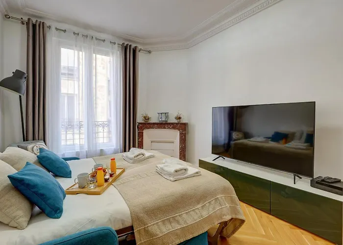 Mericourt Suite, Place De La Republique *