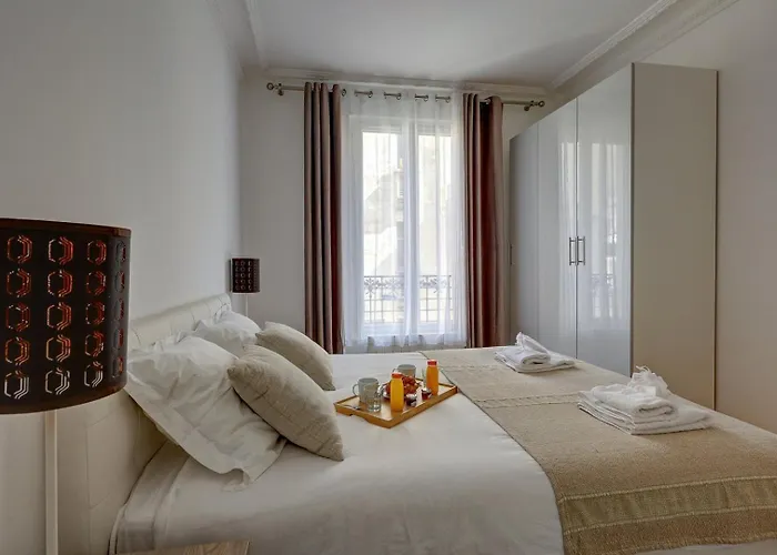 Mericourt Suite, Place De La Republique Apartmán *