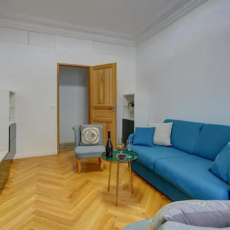 Mericourt Suite, Place De La Republique Apartment Paris