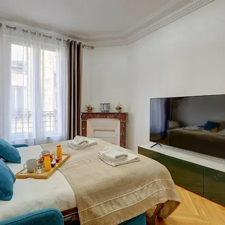 Mericourt Suite, Place De La Republique *