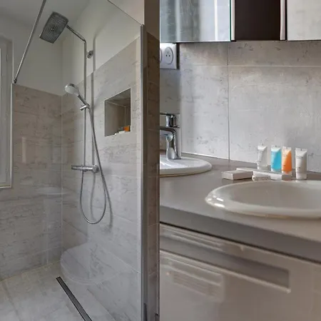Mericourt Suite, Place De La Republique Paris