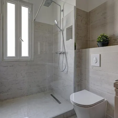 Mericourt Suite, Place De La Republique * Paris
